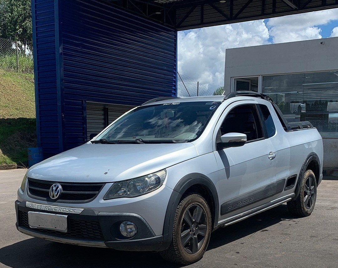 LOTE 18  VOLKSWAGEN SAVEIRO 1.6 CE CROSS 2010/2011