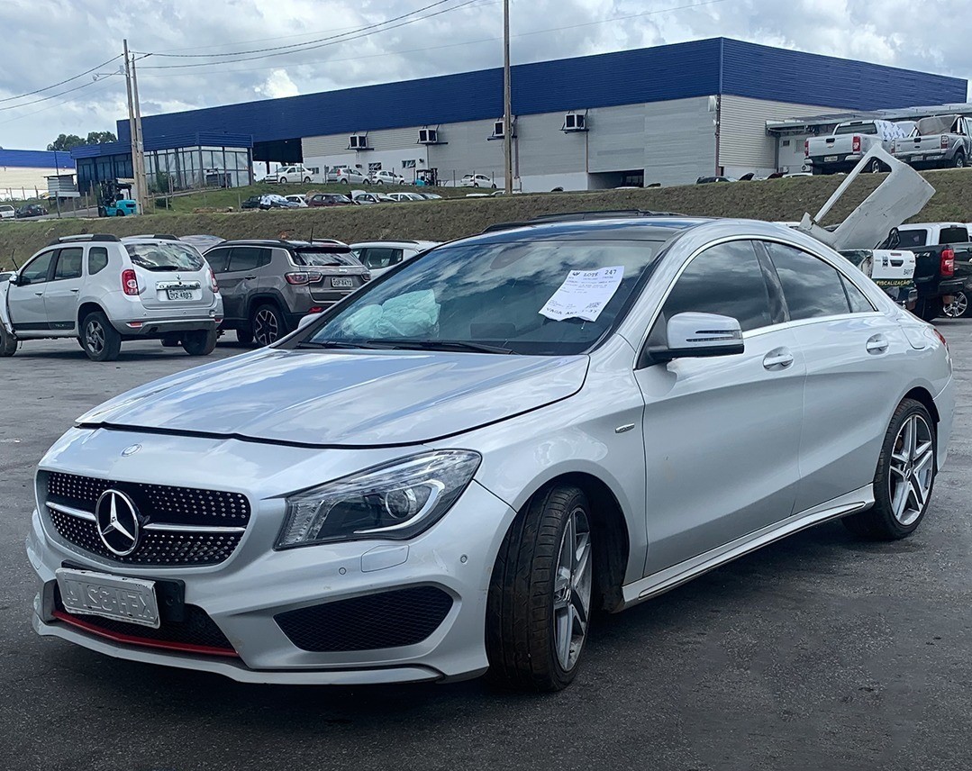 LOTE 23 MERCEDES-BENZ CLA 250 4M 2016/2016